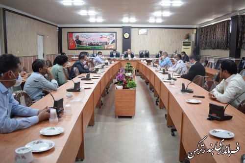 نشست  صمیمانه معاون سیاسی، امنیت و اجتماعی استاندار با کارکنان فرمانداری شهرستان بندرترکمن