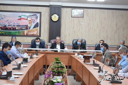 نشست  صمیمانه معاون سیاسی، امنیت و اجتماعی استاندار با کارکنان فرمانداری شهرستان بندرترکمن