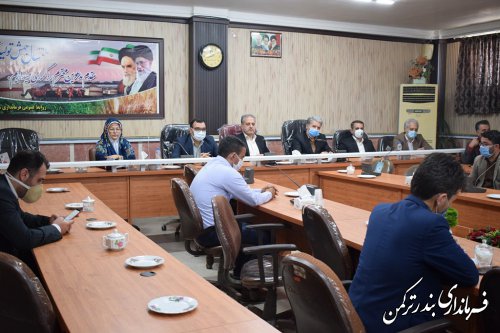 نشست  صمیمانه معاون سیاسی، امنیت و اجتماعی استاندار با کارکنان فرمانداری شهرستان بندرترکمن