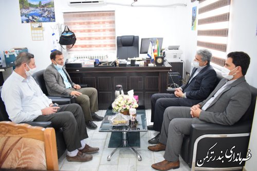 فرماندار شهرستان بندرترکمن بر رسیدگی به مشکلات مردم با اولویت حفظ سلامت شهروندان تاکید کرد