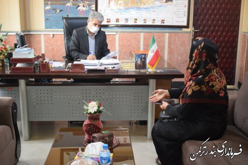 ملاقات مردمی فرماندار شهرستان بندرترکمن برگزار شد