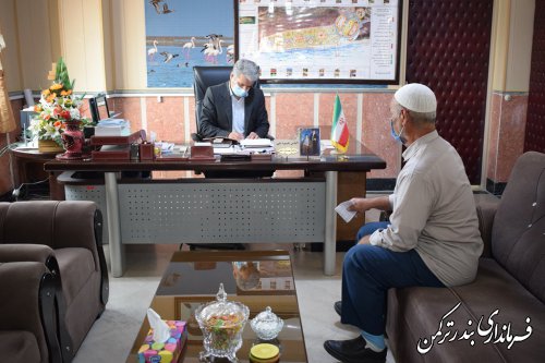 ملاقات مردمی فرماندار شهرستان بندرترکمن برگزار شد
