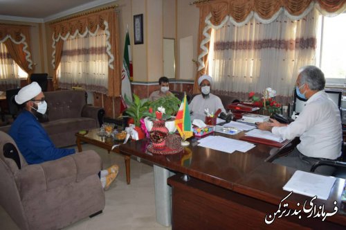 دیدار امام جمعه و مدیر حوزه علمیه روستای نیازآباد با سرپرست فرمانداری ترکمن
