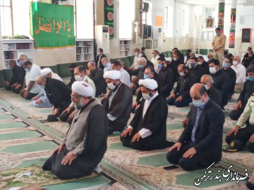 حضور استاندار گلستان در نماز جمعه شهر بندرترکمن
