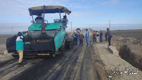 بازدید فرماندار ترکمن از اجرای پروژه روکش آسفالت محور روستای گامیشلی نزار