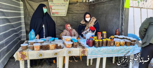 بازدید فرماندار از نمایشگاه و فروشگاه عرضه محصولات جهادی اقتصادی در حوزه خانگی