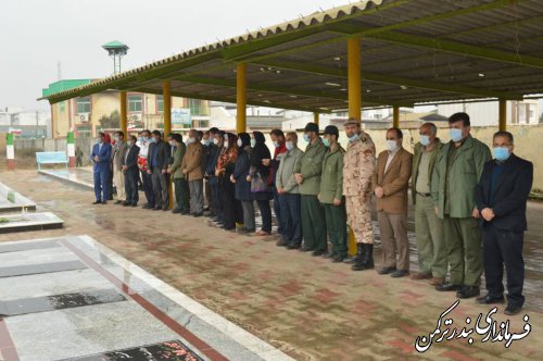  غبارروبی و عطرافشانی مزار شهدای بهشت فاطمه شهرستان ترکمن