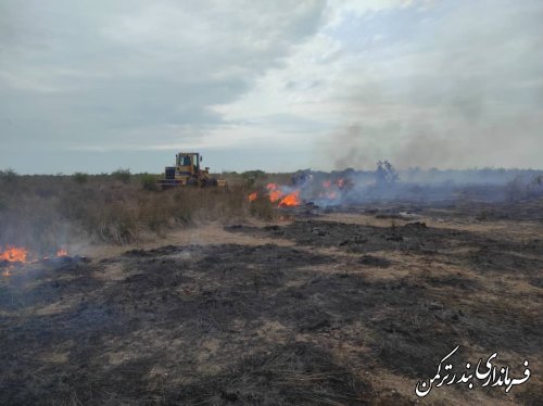 با مدیریت میدانی فرماندار شهرستان حادثه آتش سوزی جزیره آشوراده مهار شد