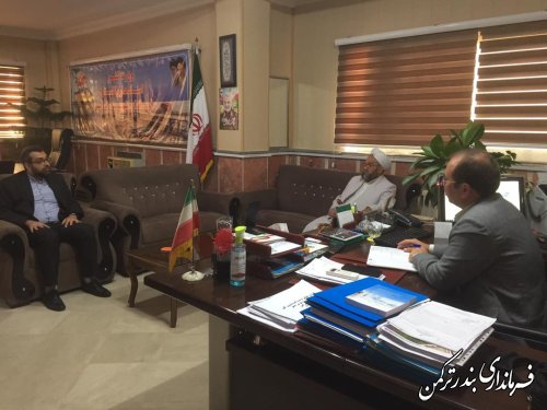 دیدار و گفتگو فرماندار شهرستان با دکتر بزازی ریاست دانشگاه آزاد بندرترکمن 