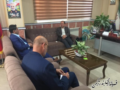 دیدار و گفتگو فرماندار شهرستان با مهندس کرایلو مدیرکل فنی و حرفه ای استان