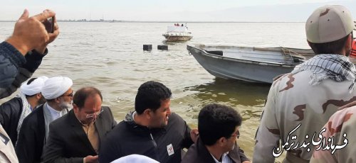 مراسم رژه دریایی در شهرستان ترکمن برگزار شد