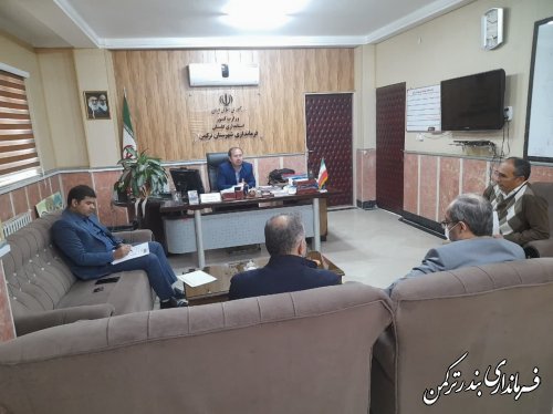 جلسه بررسی روند اخذ سندهای ساختمان‌های فرمانداری برگزار شد