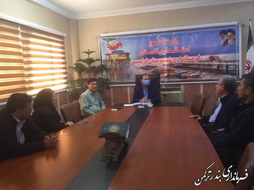 جلسه بررسي مشكلات جايگاه داران سوخت شهرستان برگزار شد 