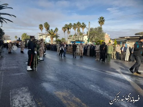 مراسم استقبال از پیکر مطهر شهید گمنام دفاع مقدس در شهرستان ترکمن برگزار شد