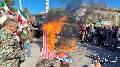 مراسم راهپیمایی باشکوه 22 بهمن ماه همزمان با سراسر کشور در بندرترکمن برگزار گردید