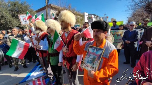 مراسم راهپیمایی باشکوه 22 بهمن ماه همزمان با سراسر کشور در بندرترکمن برگزار گردید