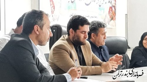 نشست فرماندار با روسای شورا و دهیاران بخش مرکزی بندرترکمن