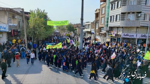 مراسم راهپیمایی باشکوه 13 آبان همزمان با سراسر کشور در بندرترکمن برگزار شد