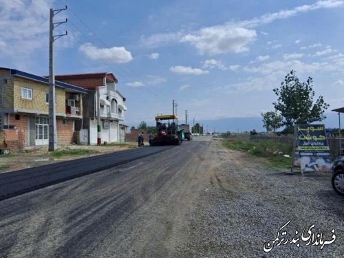 آسفالت بیش از ۵ هزار مترمربع از معابر روستای پنج پیکر بندرترکمن 