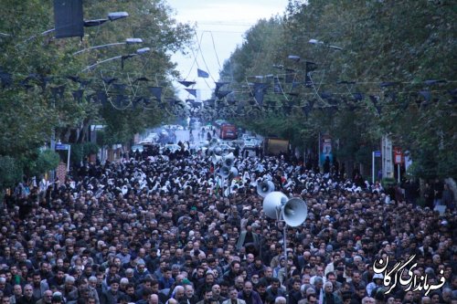 اقامه نماز ظهر عاشورا در مرکز استان