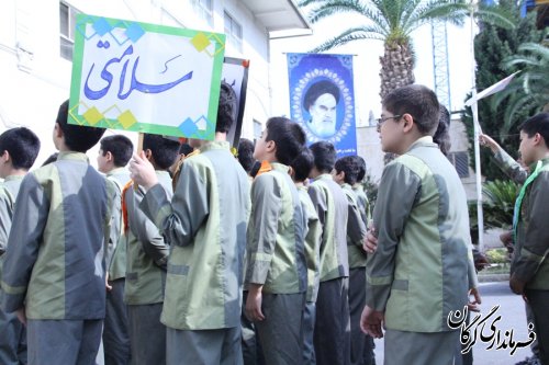 راهپیمایی دانش آموزان به مناسبت روز جهانی کودک در حمایت از کودکان غزه