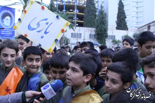 راهپیمایی دانش آموزان به مناسبت روز جهانی کودک در حمایت از کودکان غزه