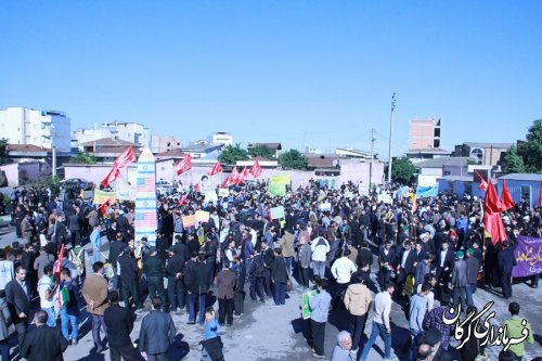 مراسم استکبار ستیزی از محل میدان وحدت تا مصلی نماز جمعه شهر گرگان برگزار شد