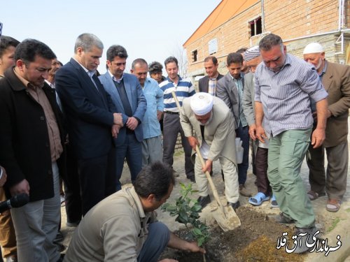 گزارش تصویری از حضور فرماندار در روستای یامپی در هفته درختکاری