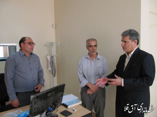 بازدید سرزده فرماندار شهرستان آق قلا از اداره ثبت احوال 