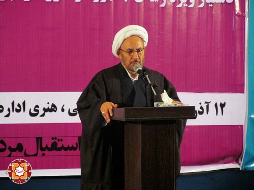 گلستان رنگین کمان اقوام و مذاهب است