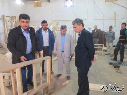 بازدید فرماندار از کارگاه مبل سازی یاسین روستای عطا آباد بخش مرکزی