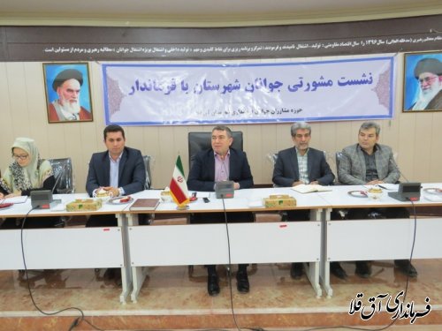 نگاه ویژه دولت،تقویت بخش خصوصی،اشتغال جوانان و توسعه روستائی است