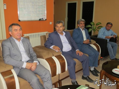 جلسه بررسی وضعیت سوله های ورزشی صالحین در شهرستان آق قلا