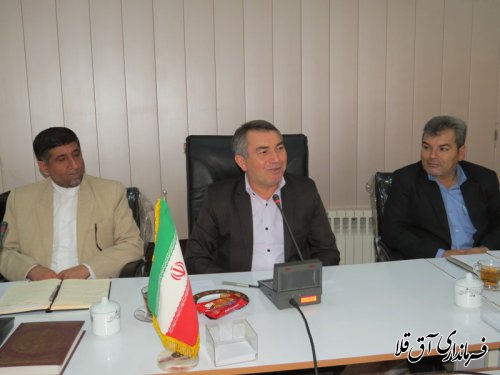 نشست صمیمی نماینده عالی دولت  با کارکنان فرمانداری و بخشداری های تابعه شهرستان آق قلا