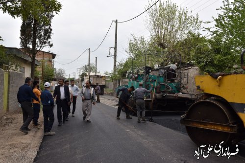 بازدید فرماندار علی آبادکتول از روند اجرای پروژه آسفالت روستای مواصلاتی عباس آباد کتول