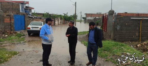 بازدید فرماندار علی آبادکتول از آب گرفتگی یکی از معابر روستای مهدی آباد