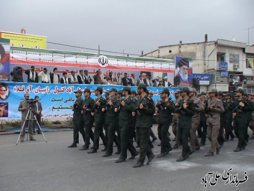 رژه با شکوه نیروهای نظامی وانتظامی درعلی آباد کتول(گزارش تصویری)