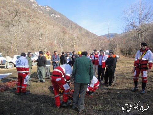 مانور امداد و نجات کوهستان باحضورفرماندار برگزار شد 