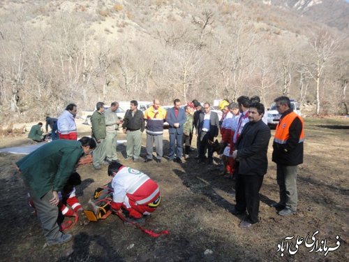 مانور امداد و نجات کوهستان باحضورفرماندار برگزار شد 