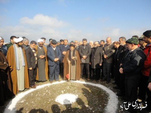 کلنگ ساخت مصلای نماز جمعه فاضل آباد بر زمین زده شد