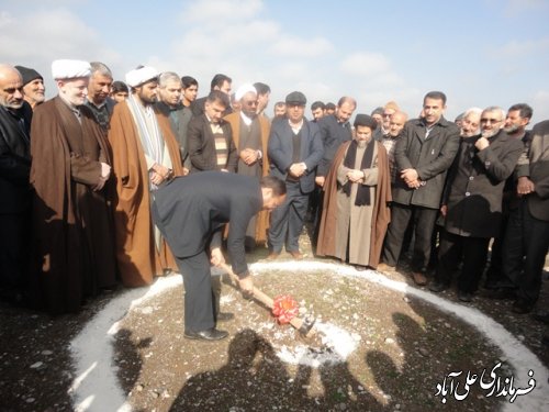 کلنگ ساخت مصلای نماز جمعه فاضل آباد بر زمین زده شد