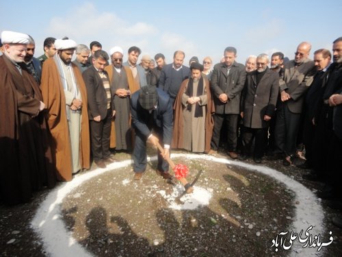 کلنگ ساخت مصلای نماز جمعه فاضل آباد بر زمین زده شد