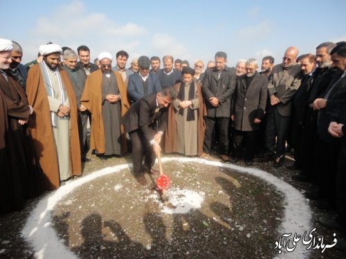 کلنگ ساخت مصلای نماز جمعه فاضل آباد بر زمین زده شد