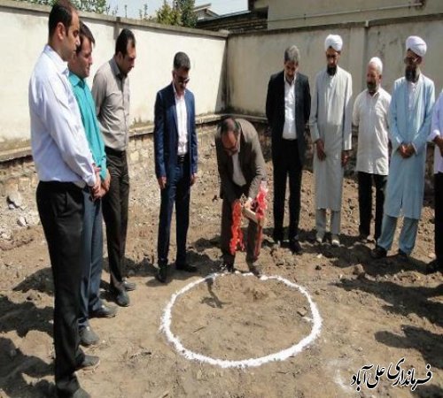 مراسم کلنگ‌زنی افزایش بنای دبستان شهید آرمک چوبین روستای قره‌بلاغ