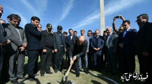 کلنگ زنی فاز یک ایجاد زنجیره تولید گوشت مرغ در استان با سرمایه گذاری 70 میلیارد تومانی بخش خصوصی