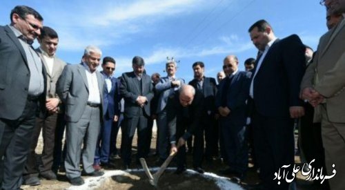 کلنگ زنی فاز یک ایجاد زنجیره تولید گوشت مرغ در استان با سرمایه گذاری 70 میلیارد تومانی بخش خصوصی