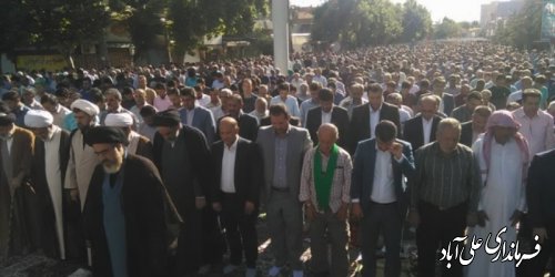 حضور فرماندار علی آباد کتول در اقامه نماز عید فطر 