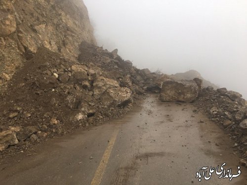 ريزش كوه و مسدود شدن جاده ارتباطي برخي از روستاهاي دهنه محمد آبادكتول 