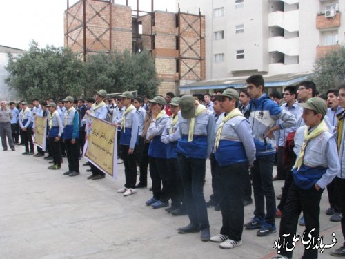 زنگ سپاس با حضور فرمانداردر اولين روز هفته معلم نواخته شد