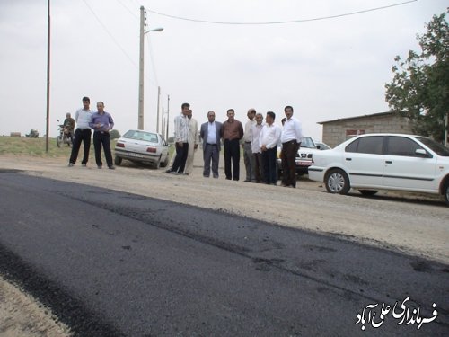 بازدید فرماندارعلی آباد کتول از پروژه آسفالت روستایی